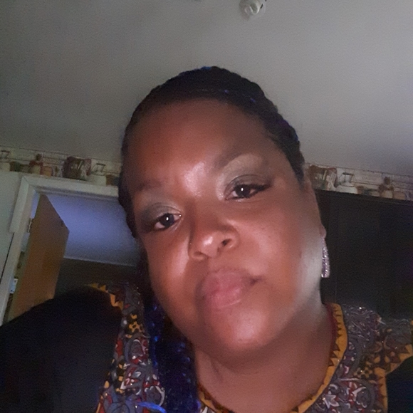 Meet your Posher, Sabrina - Picture 3 of 4